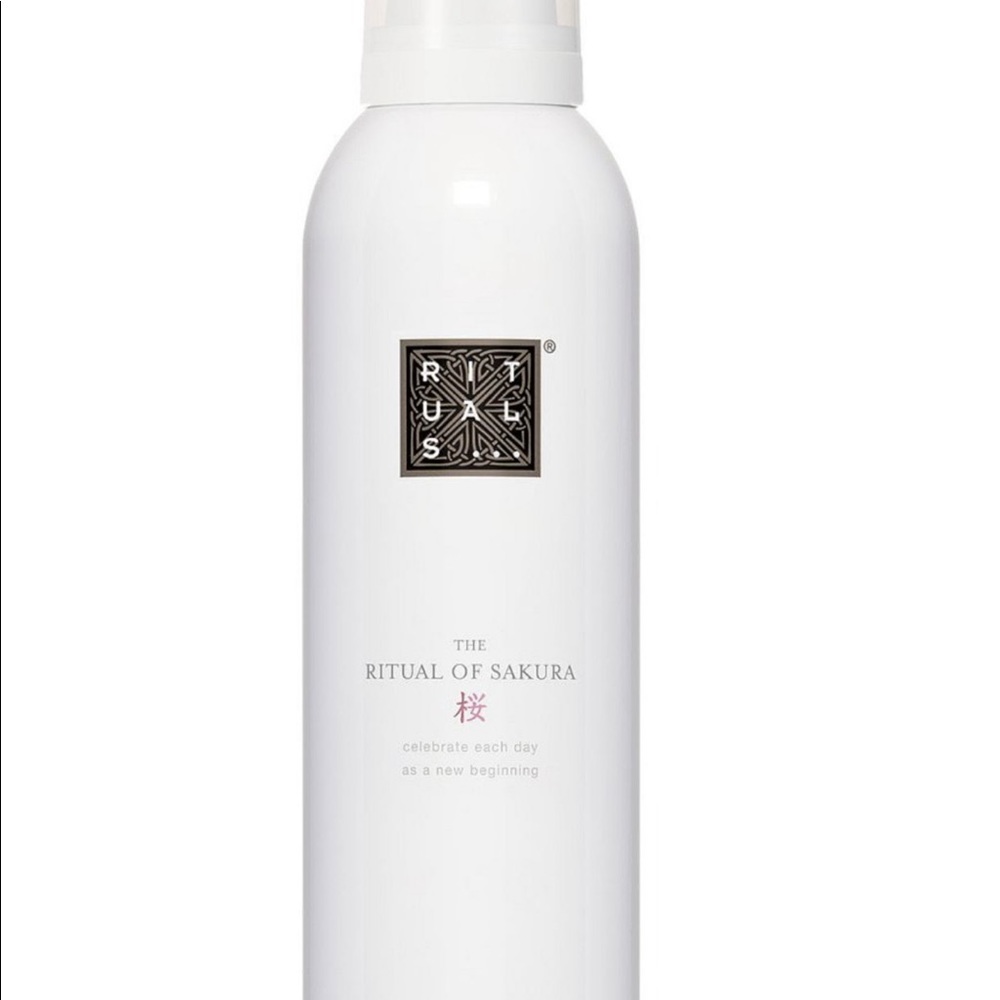The Ritual of Sakura Foaming Shower Gel